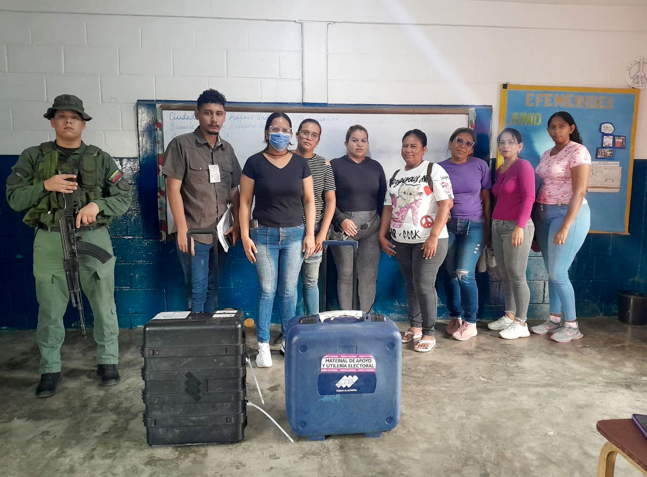 Instalación de mesas en Lagunillas transcurrió con normalidad para el 27-J