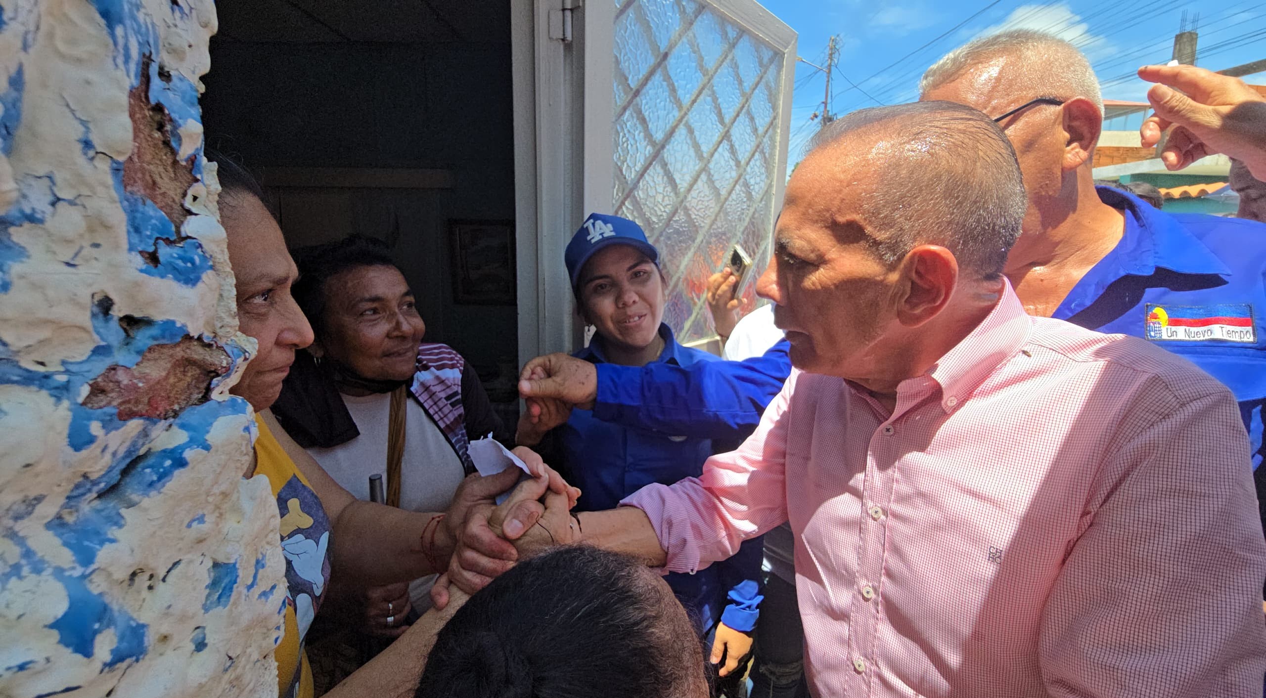 Manuel Rosales, como líder de UNT, manifestó que el reto en Cabimas es grande, que hay que salir a votar; no basta solo con el apoyo, hay que hacer efectivo ese voto en los centros de votación, para que no se repita lo del 25 de mayo.