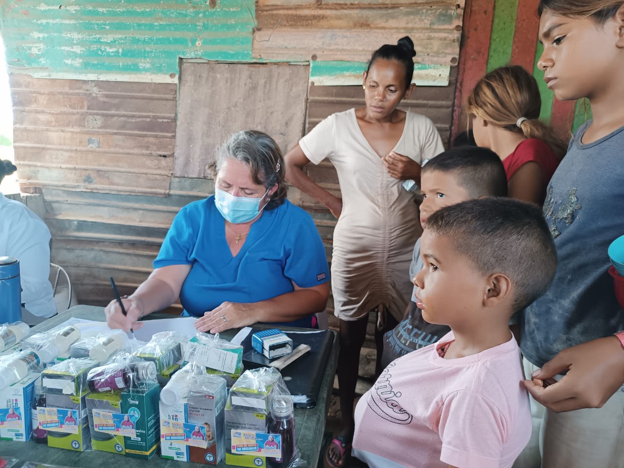 Minhell Domínguez lleva jornada de salud a la comunidad indígena Wounmain