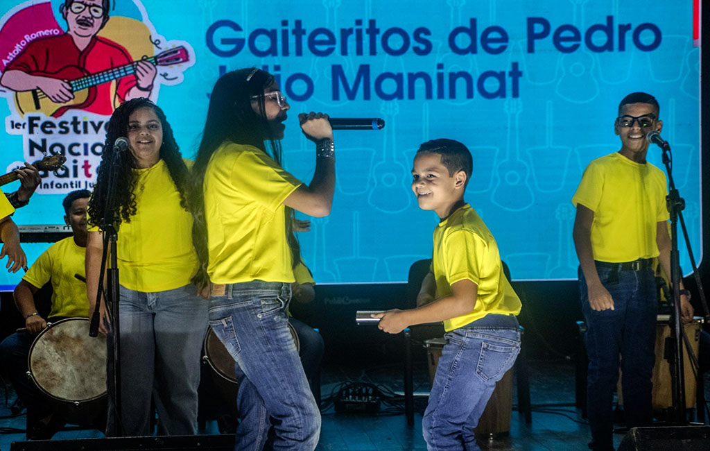 La gran muestra musical, que reunió a niños y jóvenes en escena provenientes de seis municipios de la COL (Cabimas, Lagunillas, Baralt, Simón Bolívar, Miranda y Valmore Rodríguez), culminó con la clasificación de cuatro prometedores grupos no profesionales a la semifinal.