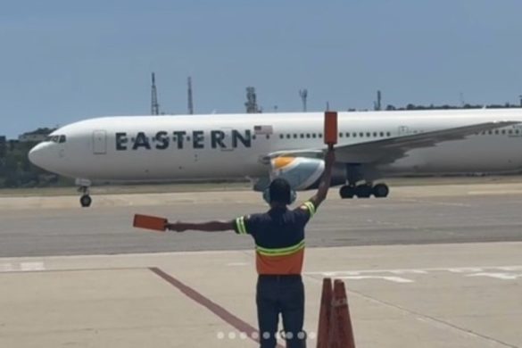 Nuevo vuelo aterriza con 201 repatriados desde Texas3