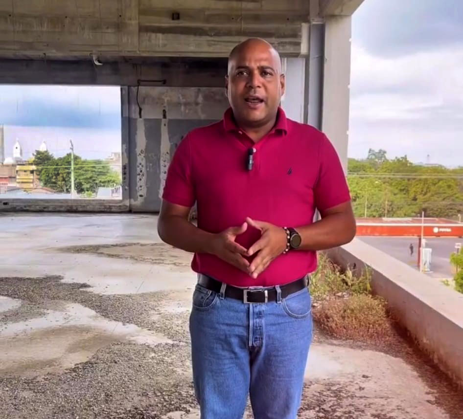Frank Carreño sede de los Poderes Públicos de Cabimas