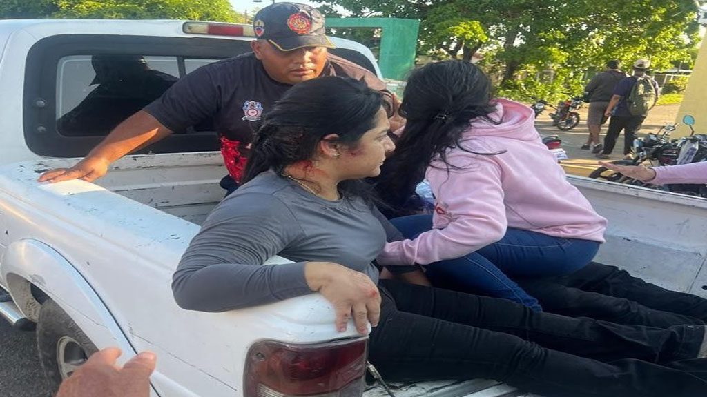 Un accidente de tránsito entre motos ocurrió en horas de la tarde de este jueves en la Av. Principal “Don Valmore Rodríguez” a la altura de la calle Pollo Pinto de la parroquia La Victoria de la ciudad de Bachaquero.