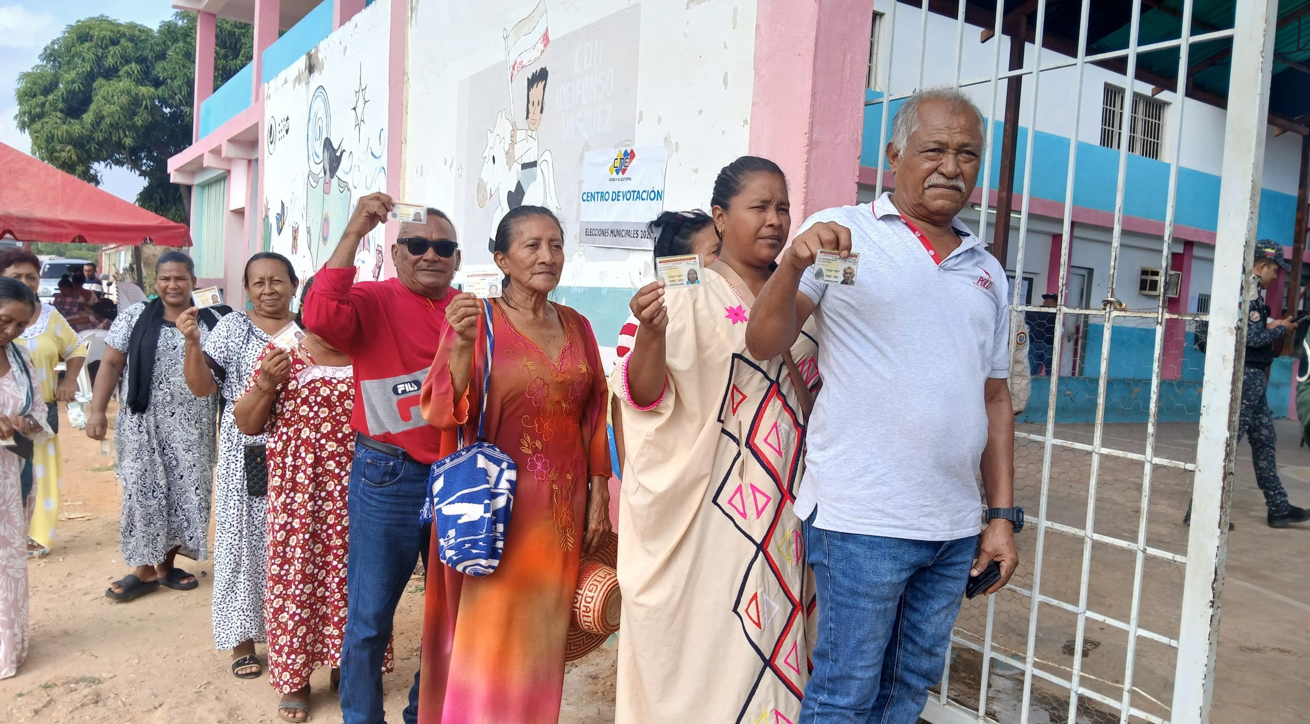 Maracaibo.- Este domingo 03 de agosto se llevó a cabo una jornada electoral para elegir a los concejalas y concejales indígenas de Venezuela, en el estado Zulia fueron habilitados centros de votación en 20 municipios.