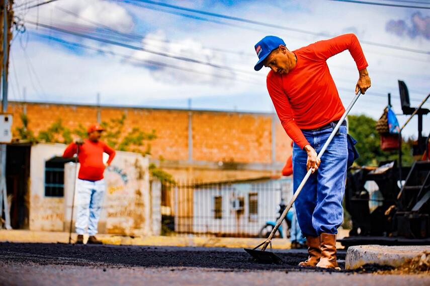 Corredor vial Luis Hómez se suma al Plan Zulia en el Oeste con colocación de asfalto e iluminación (2)