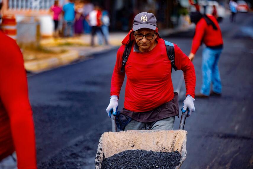 Corredor vial Luis Hómez se suma al Plan Zulia en el Oeste con colocación de asfalto e iluminación (6)