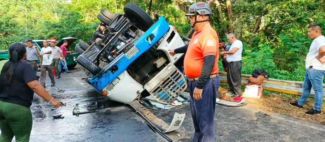Cuatro lesionados en la la carretera La Villa - Maracaibo