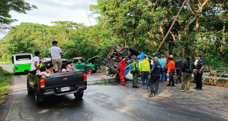 Cuatro lesionados en la la carretera La Villa - Maracaibo