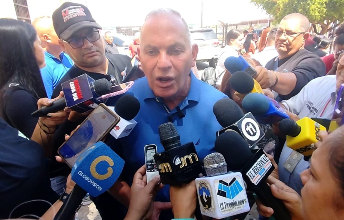 Di Martino anunció que frenará la especulación con el dólar en "Las Pulgas" y "Curva de Molina"