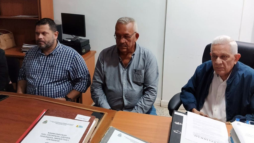 Este miércoles 13 de agosto en horas de la mañana el exalcalde encargado del municipio Cabimas, Ing. Ramón Chirinos, hizo entrega formal del ayuntamiento al abogado, Edward Weir, funcionario recientemente designado como Director General de la alcaldía.