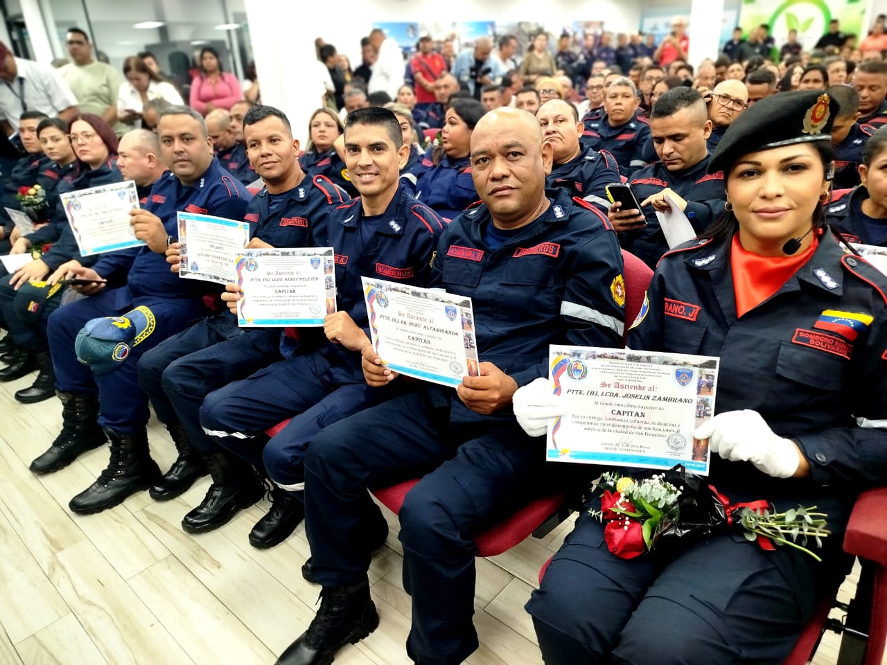 Luis Caldera y Héctor Soto rinden homenaje a bomberos San Francisco
