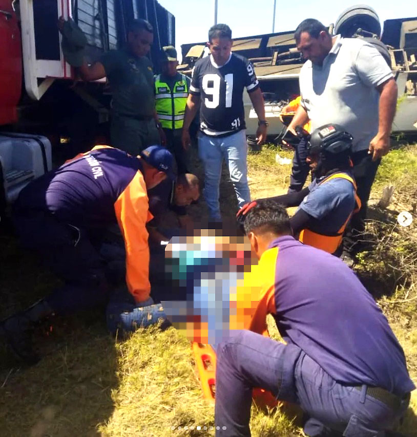 Muere pasajero en vuelco de buseta en la Coro-Punto Fijo