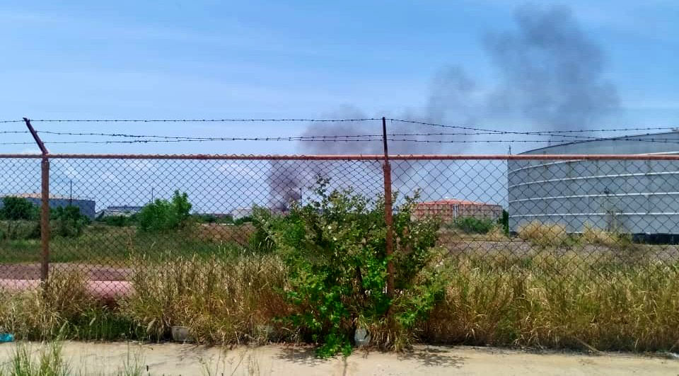 Pequeño incendio en Patio de Tanques La Salina