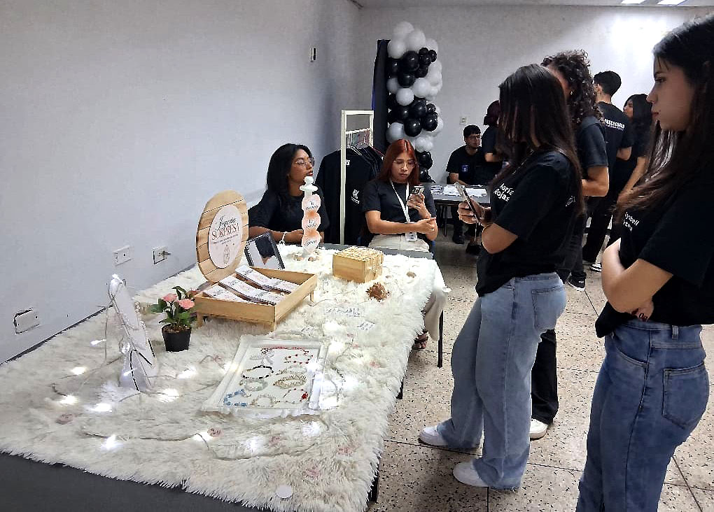 Realizan Expo Publicidad y Mercadeo en el UNIR Cabimas