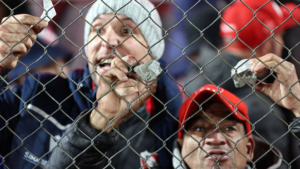 20 heridos en partido entre Independiente y la U de Chile