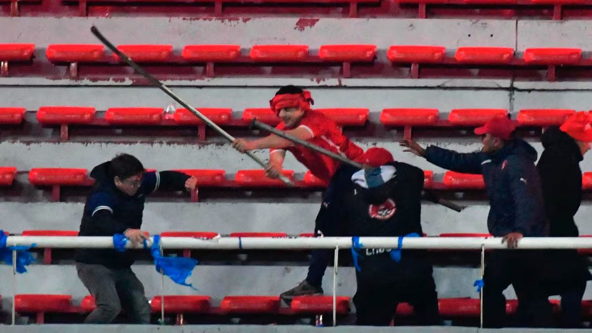 20 heridos en partido entre Independiente y la U de Chile