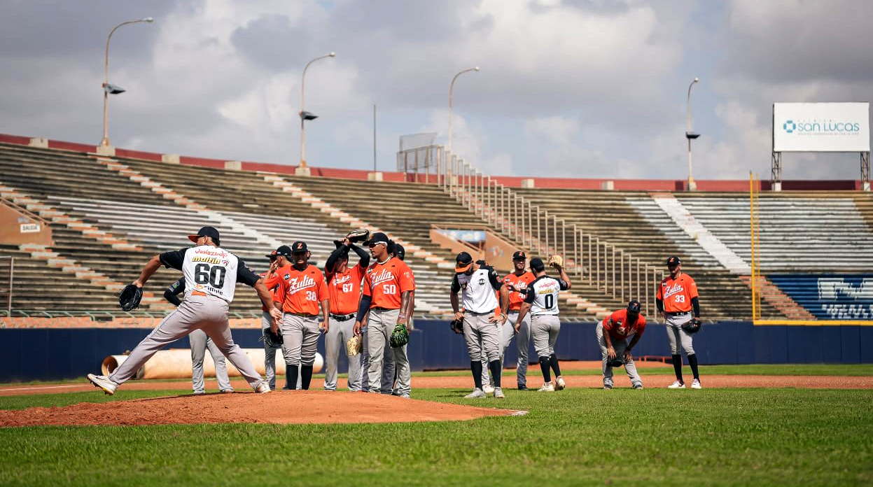 Águilas comenzó la pretemporada en su nido