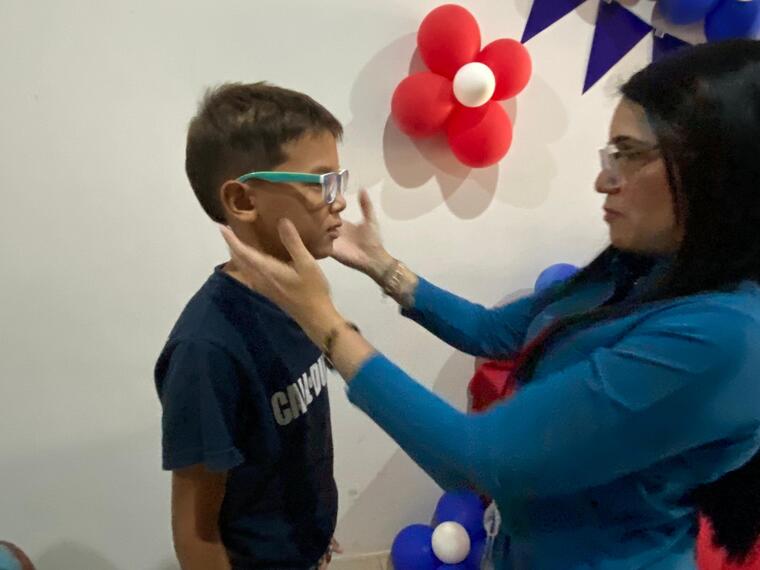 Alcaldía de Maracaibo entregó 21 lentes correctivos a niños y niñas en edad escolar (2)