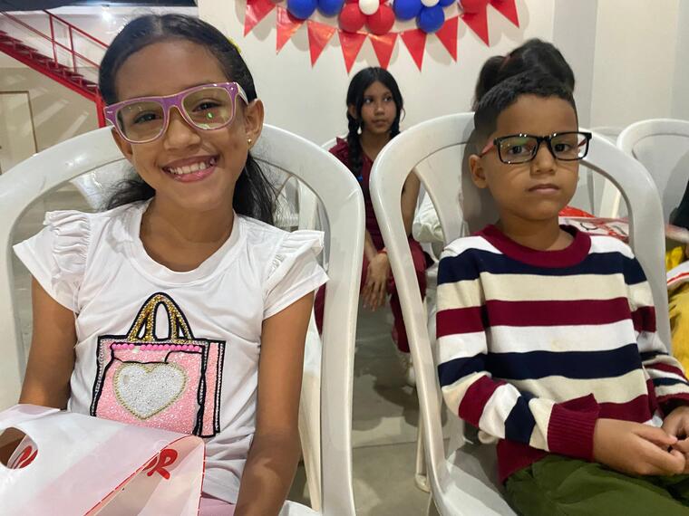 Alcaldía de Maracaibo entregó 21 lentes correctivos a niños y niñas en edad escolar (4)