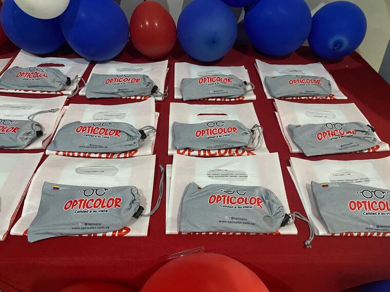 Alcaldía de Maracaibo entregó 21 lentes correctivos a niños y niñas en edad escolar (5)