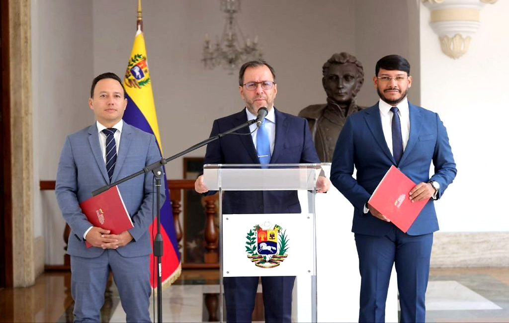 Armada de EEUU asaltó embarcación atunera venezolana 