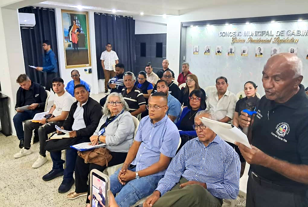 Comisiones para optimizar tributos y procesos administrativos