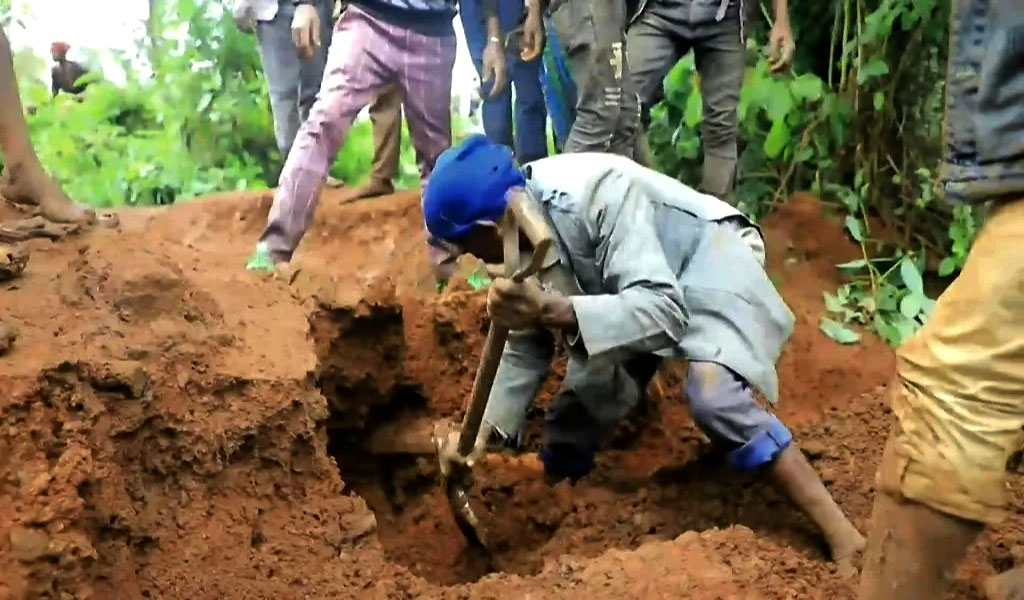 Deslizamiento de tierra sepulta aldea Sudan