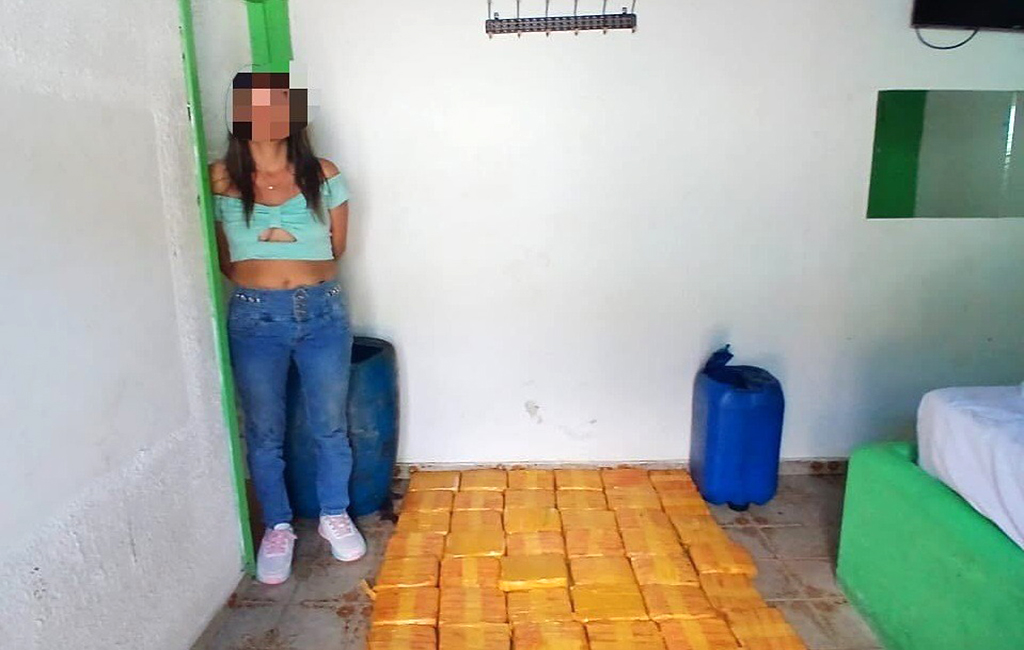 Sucesos.- Una mujer de origen colombiano, en el estado Apure, fue aprehendida por funcionarios de la Fuerza Armada Nacional Bolivariana (FANB) por tráfico ilícito de drogas en la zona fronteriza con Colombia.