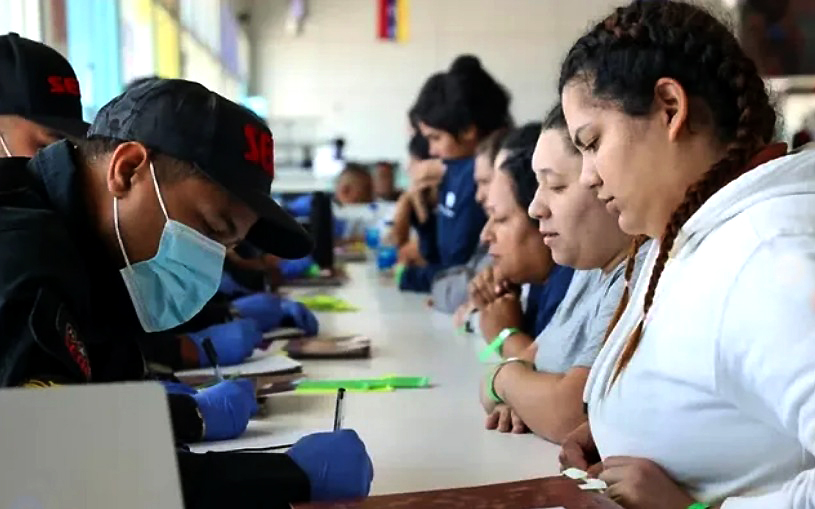 Llega al país un nuevo vuelo con 185 venezolanos repatriados desde EEUU