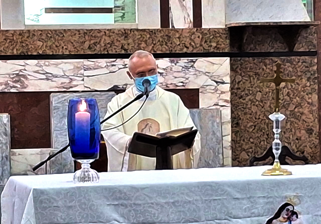 Mantos en honor a la Virgen del Rosario en Cabimas