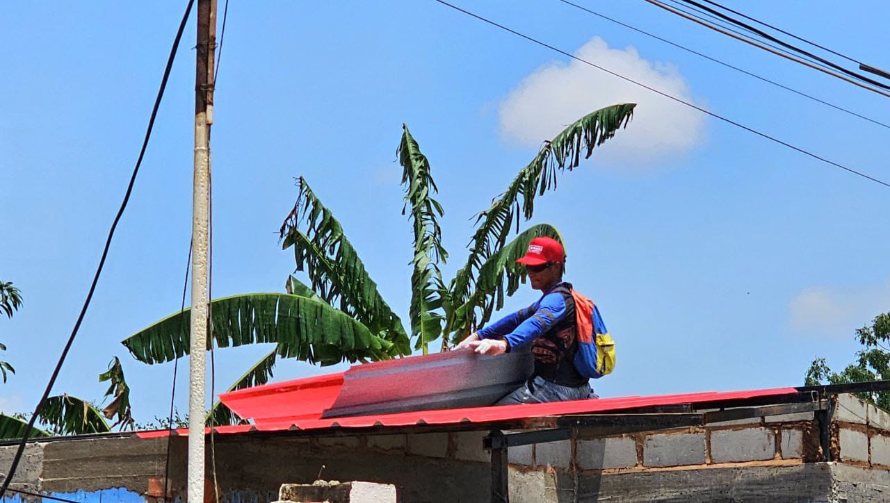 Materiales de construcción a afectados por la explosión