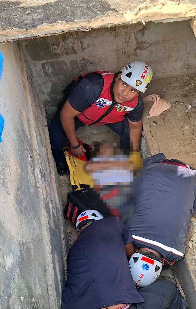 Mujer fue rescatada tras caer en una fosa en el cementerio de Cabimas