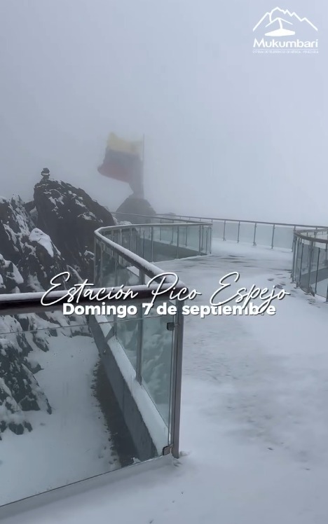 Nueva nevada cubre el Pico Espejo en Mérida este domingo