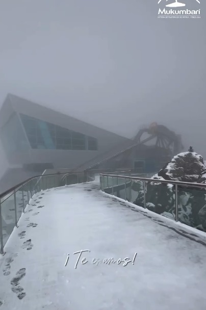 Nueva nevada cubre el Pico Espejo en Mérida este domingo