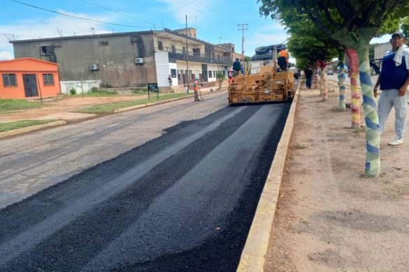Plan de Asfaltado en la Avenida 5 de Los Puertos de Altagracia 3