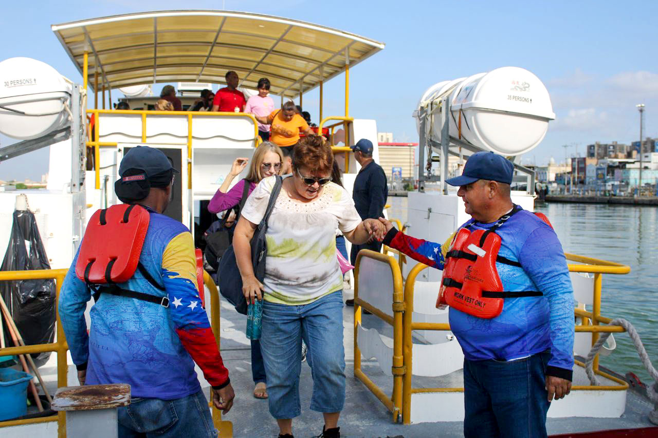 Reactivan transporte lacustre a Los Puertos de Altagracia