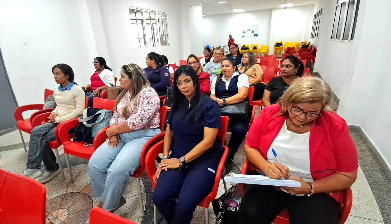 Realizan taller de formación y capacitación a defensores de niños