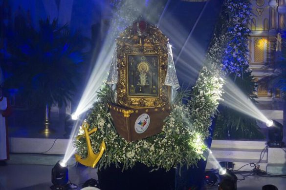 Santa Rita dio inicio a sus fiestas patronales con la bajada de la Virgen del Rosario de Aránzazu. (6)