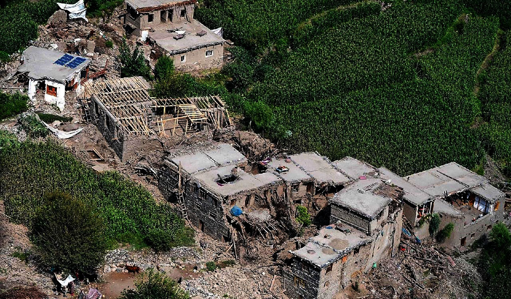 Sube a más de mil 400 personas fallecidas tras el terremoto en Afganistán