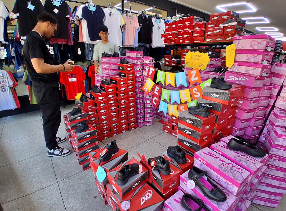 Ventas de útiles y uniformes escolares 