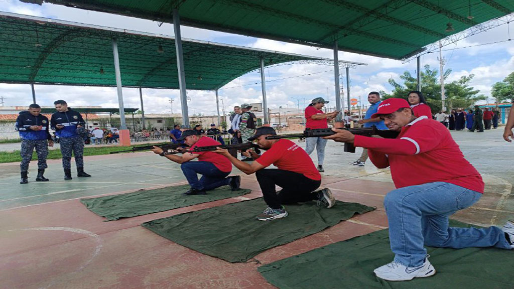 la Fuerza Armada Nacional Bolivariana (FANB) desarrolló una jornada de movilización y despliegue general con el objetivo de acercar las fuerzas militares profesionales a las comunidades, a la que se denominó "El Pueblo recibe a la FANB en su Comunidad".