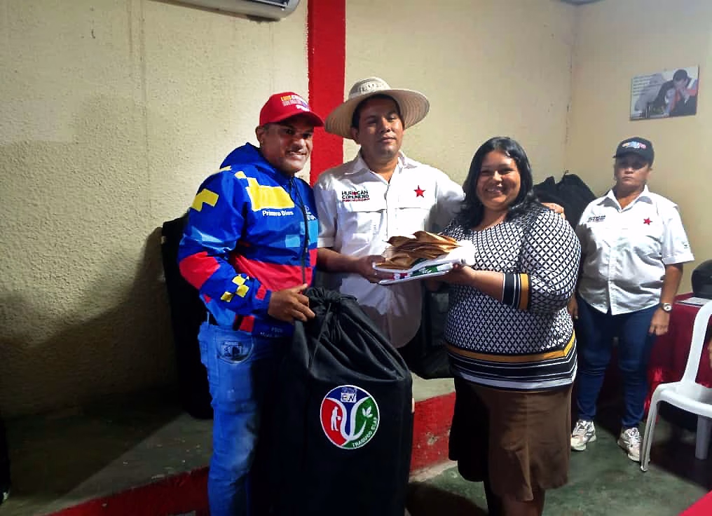 Entrega de 20 Trabucos CLAP a campesinos