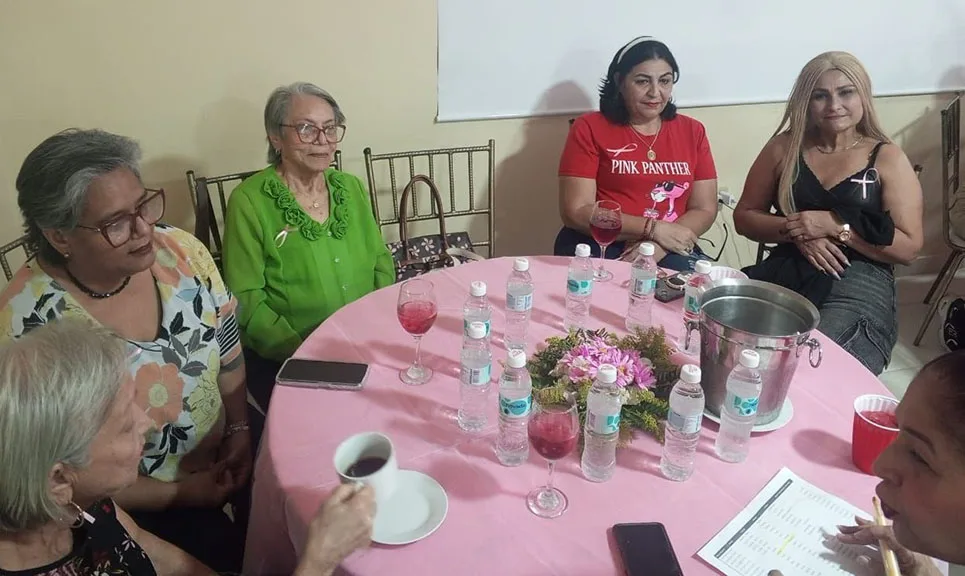 En el marco del cierre de la programación especial por el mes de la Prevención del Cáncer de Mama, la Fundación Divino Niño de Ciudad Ojeda realizó un emotivo agasajo bajo el nombre “Celebrando la Vida”, dedicado a mujeres sobrevivientes de esta enfermedad.