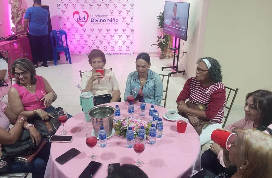 En el marco del cierre de la programación especial por el mes de la Prevención del Cáncer de Mama, la Fundación Divino Niño de Ciudad Ojeda realizó un emotivo agasajo bajo el nombre “Celebrando la Vida”, dedicado a mujeres sobrevivientes de esta enfermedad.