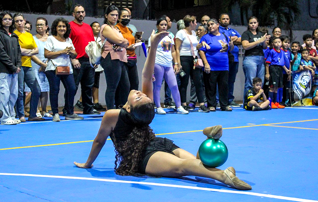 Fiesta cultural en la Plaza El Jazmín