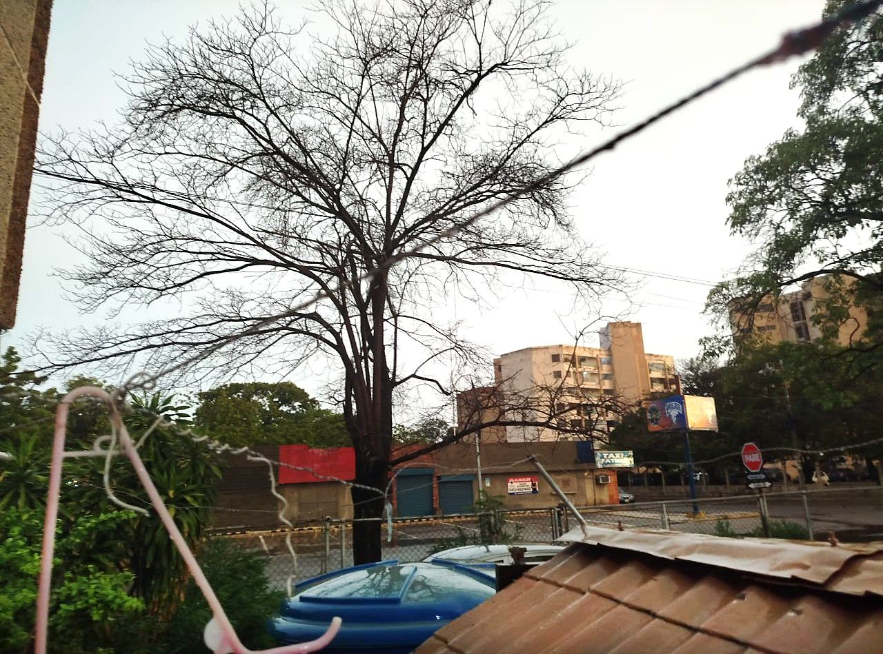 Fuerte aguacero con tormenta eléctrica en Maracaibo