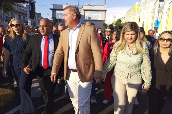 Gobernador Luis Caldera y alcalde Frank Carreño reinauguran calle Independencia en Cabimas (2)