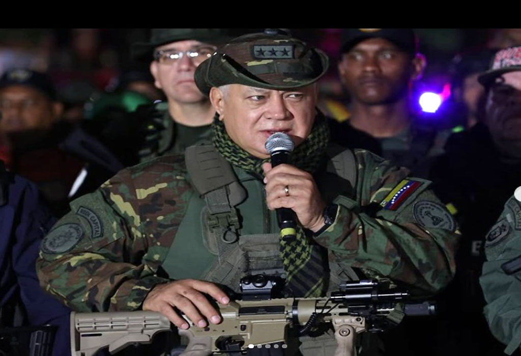 Gobierno despliega militares en puertos, aeropuerto y aduanas costeras