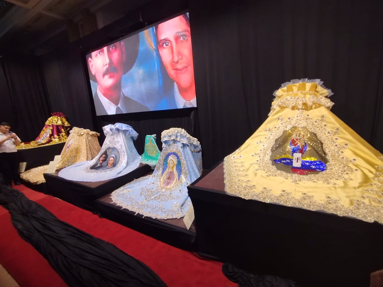 Pueblo zuliano vivió con profunda devoción mariana la develación y bendición de los mantos de La Chinita