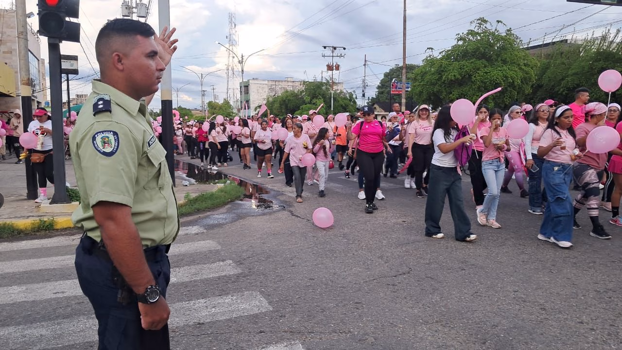 Caminata Rosa 2025 en Lagunillas
